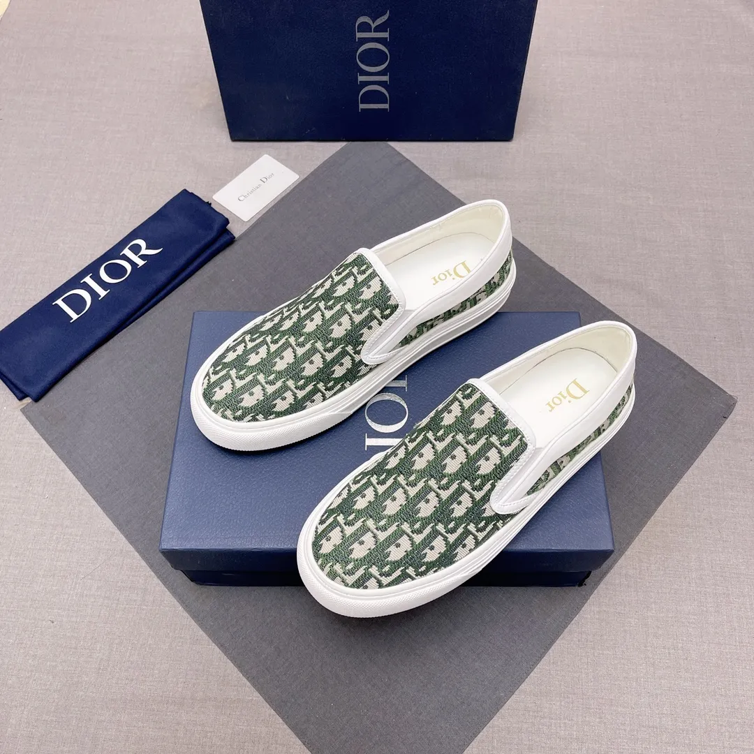 P380, Dior series casual shoes 👟🔥[Dior] Dior's new casual men's shoes are launched in Hong Kong counters. Official website 1:1 production. Original Italian materials. Designed by European and American masters. Perfect shape to create counter quality, solid color rubber wear-resistant outsole and classic dazzling head! Super versatile and very comfortable. High-end without losing taste, fashionable and novel! ! Absolute focus! Code number: 38-44, four colors available (45 can be customized, cannot be returned or exchanged) No. 005